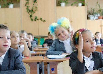 Харьковские школьники возвращаются к учебе Харьковские школьники возвращаются к учебе