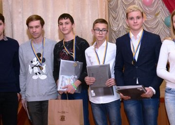 Харьковские школьники завоевали серебряные медали на Международном турнире юных физиков