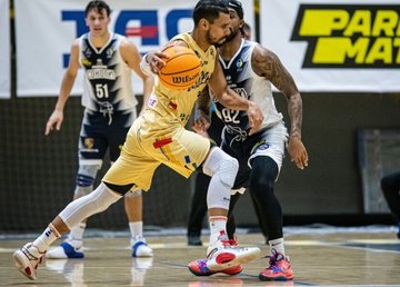 "Харьковские Соколы" на выезде проиграли "Будивельнику" "Харьковские Соколы" на выезде проиграли "Будивельнику"