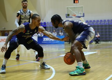 "Харьковские Соколы" уступили "Будивельнику" "Харьковские Соколы" уступили "Будивельнику"