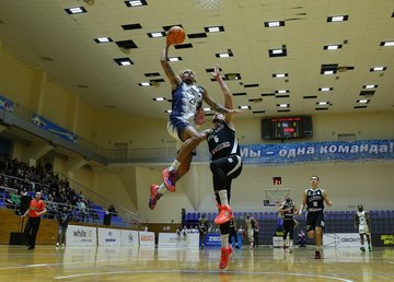 "Харьковские Соколы" уверенно стартовали в Суперлиге после каникул "Харьковские Соколы" уверенно стартовали в Суперлиге после каникул