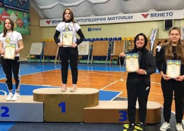 Харьковские спортсмены успешно выступили на чемпионате Украины по стрельбе из лука Харьковские спортсмены успешно выступили на чемпионате Украины по стрельбе из лука