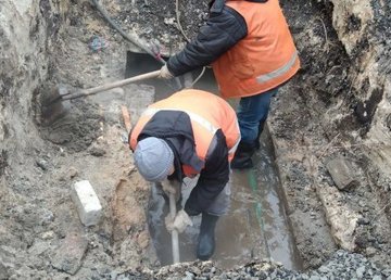 «Харьковские теплосети» продолжают ремонт трубопроводов 