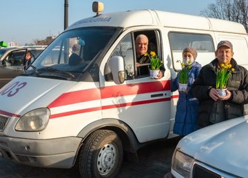 Харьковским врачам передали цветы Харьковским врачам передали цветы