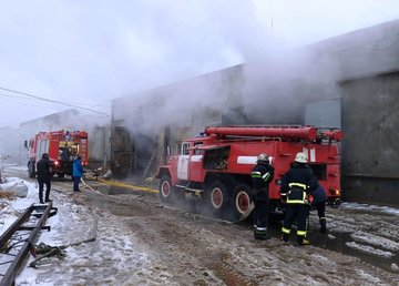 Холодногорский район: ликвидирован пожар в складском здании