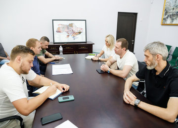 Євген Іванов зустрівся з керівниками Ради волонтерів області Євген Іванов зустрівся з керівниками Ради волонтерів області