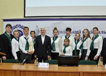 Игорь Терехов обсудил со школьниками проекты развития Харькова Игорь Терехов обсудил со школьниками проекты развития Харькова