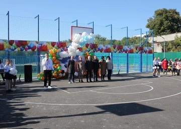 Игорь Терехов открыл стадион в школе №29