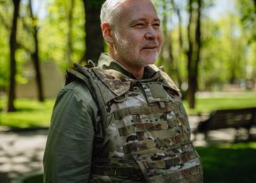 Игорь Терехов поблагодарил педагогов за работу и обратился к выпускникам Игорь Терехов поблагодарил педагогов за работу и обратился к выпускникам