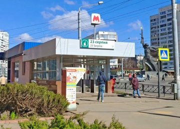 Игорь Терехов поручил навести порядок возле выходов из метро