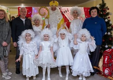 Игорь Терехов поздравил детей с Днем святого Николая