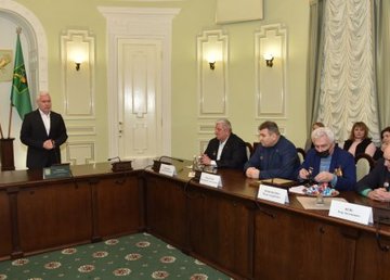 Игорь Терехов поздравил харьковских чернобыльцев Игорь Терехов поздравил харьковских чернобыльцев