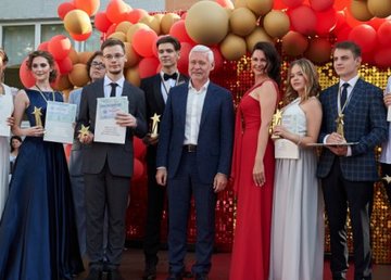 Игорь Терехов поздравил харьковских выпускников