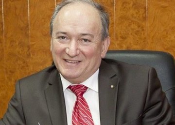 Игорь Терехов поздравил с днем рождения почетного харьковчанина Юрия Караченцева Игорь Терехов поздравил с днем рождения почетного харьковчанина Юрия Караченцева