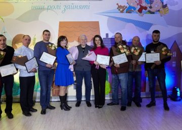 Игорь Терехов поздравил с профессиональным праздником коммунальщиков Шевченковского района Игорь Терехов поздравил с профессиональным праздником коммунальщиков Шевченковского района