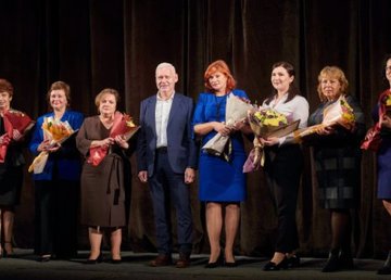 Игорь Терехов поздравил учителей Московского района с наступающим праздником Игорь Терехов поздравил учителей Московского района с наступающим праздником