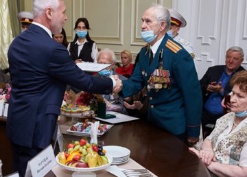 Игорь Терехов поздравил ветеранов с Днем победы  Игорь Терехов поздравил ветеранов с Днем победы