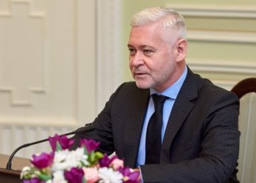 Игорь Терехов поздравил выпускников, получивших максимальный балл на ВНО Игорь Терехов поздравил выпускников, получивших максимальный балл на ВНО
