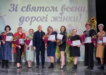 Игорь Терехов поздравил женщин с праздником весны Игорь Терехов поздравил женщин с праздником весны