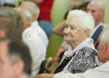 Игорь Терехов поздравил женщин-ветеранов с праздником весны