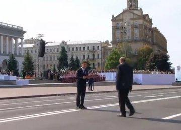 Игорь Терехов поздравляет учителя Илью Гельфгата с присвоением звания Героя Украины Игорь Терехов поздравляет учителя Илью Гельфгата с присвоением звания Героя Украины