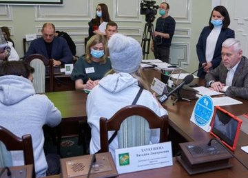 Игорь Терехов провел встречу с жителями Харькова