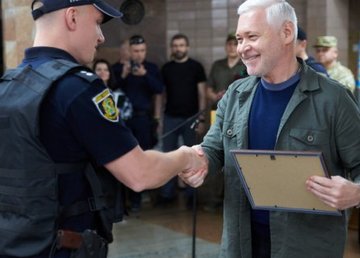 Игорь Терехов вручил награды харьковским полицейским 