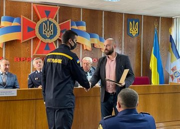 Иван Сокол поздравил сотрудников службы чрезвычайных ситуаций области с профессиональным праздником Иван Сокол поздравил сотрудников службы чрезвычайных ситуаций области с профессиональным праздником