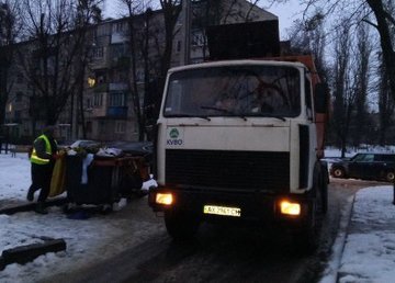 Из Харькова за неделю вывезли более 27 тысяч кубометров отходов Из Харькова за неделю вывезли более 27 тысяч кубометров отходов