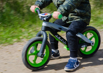 Как научить ребенка ездить на велосипеде: советы родителям