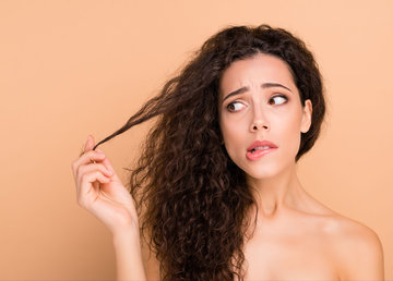 Как ухаживать за волосами, склонными к пушению: советы и средства для гладкости Как ухаживать за волосами, склонными к пушению: советы и средства для гладкости