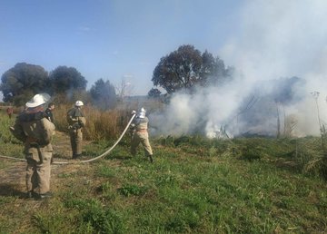 Калмыцкий район: ликвидирован пожар сухостоя площадью 100 кв.м.