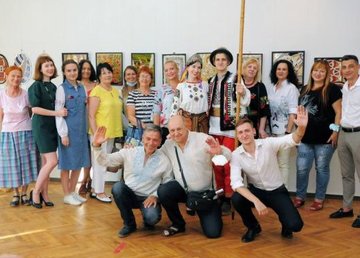 Карпатские краски и неповторимый гуцульский колорит. Харьковчан приглашают на выставку работ мастеров из Косова