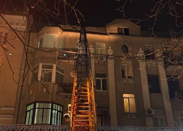 Киевский район: небрежность в уходе за камином привела к вспышке сажи Киевский район: небрежность в уходе за камином привела к вспышке сажи