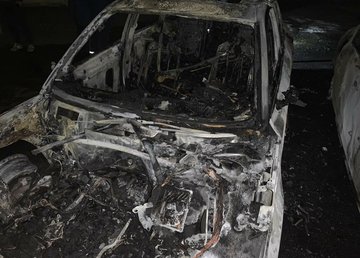 Киевский район: спасатели ликвидировали пожар в автомобилях