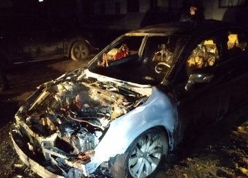 Киевский район: спасатели потушили 2 пожара в автомобилях Киевский район: спасатели потушили 2 пожара в автомобилях