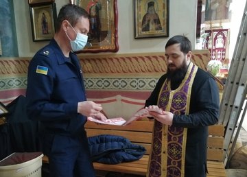 Киевский район: спасатели проводят разъяснительную работу среди священнослужителей и верующих