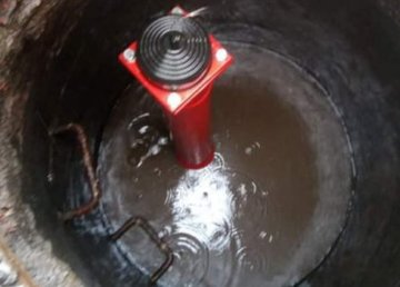 Коммунальщики устанавливают в городе современные пожарные гидранты  Коммунальщики устанавливают в городе современные пожарные гидранты