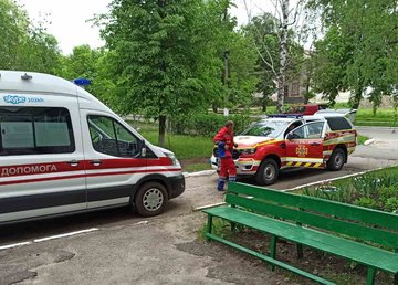 Купянский район: спасатели помогли медикам скорой попасть в дом больного Купянский район: спасатели помогли медикам скорой попасть в дом больного