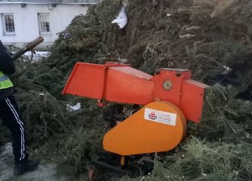 КВБО утилизирует елки КВБО утилизирует елки