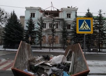 КВБО завершает ликвидацию последствий обстрела в центре Харькова КВБО завершает ликвидацию последствий обстрела в центре Харькова