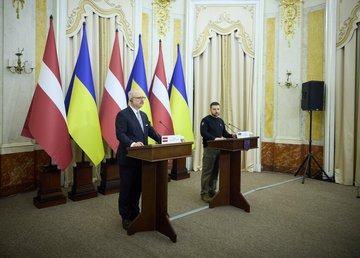 Латвія стане потужним помічником для України у притягненні до відповідальності всіх російських злочинців – Володимир Зеленський