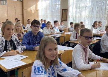 Лингвистические задачи и радиодиктант: школьники отметили День украинской письменности и языка Лингвистические задачи и радиодиктант: школьники отметили День украинской письменности и языка