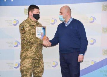 Лучшие молодежные лидеры Харьковской области получили награды Лучшие молодежные лидеры Харьковской области получили награды