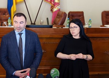 Медики, которые переболели COVID-19, продолжат получать помощь в 10 тысяч гривень Медики, которые переболели COVID-19, продолжат получать помощь в 10 тысяч гривень