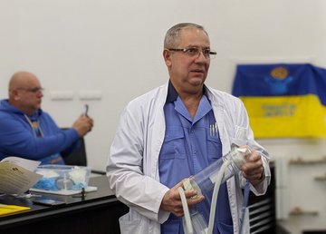 Медзаклади Харківщини отримали від благодійників 300 спеціальних хірургічних наборів