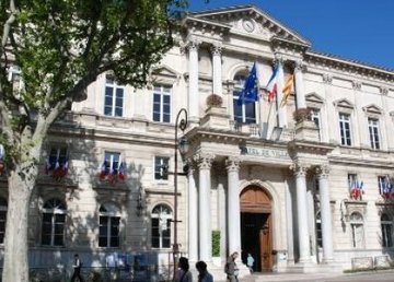 Мэр Авиньона направила письмо с соболезнованиями в адрес Харьковского горсовета