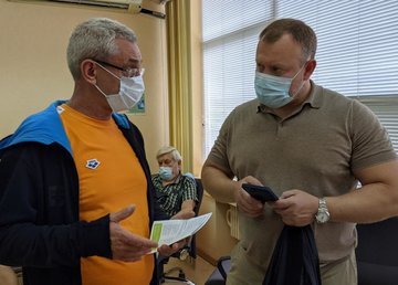 Михаил Черняк ознакомился с работой центров массовой вакцинации в Харькове Михаил Черняк ознакомился с работой центров массовой вакцинации в Харькове