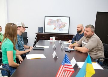 Михайло Харнам зустрівся з представниками американської неприбуткової гуманітарної організації