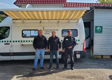 Мобільні сервісні центри МВС сьогодні відвідали Чугуїв та Донець